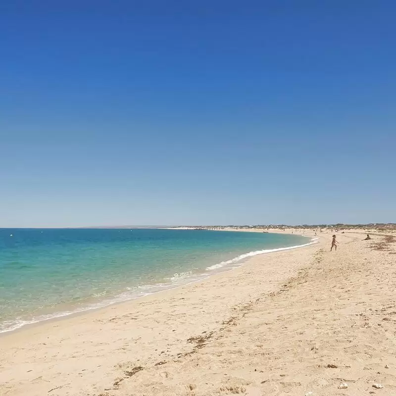 Bundegi Beach