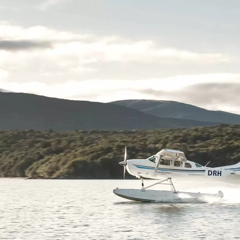 Wings & Water Te Anau)