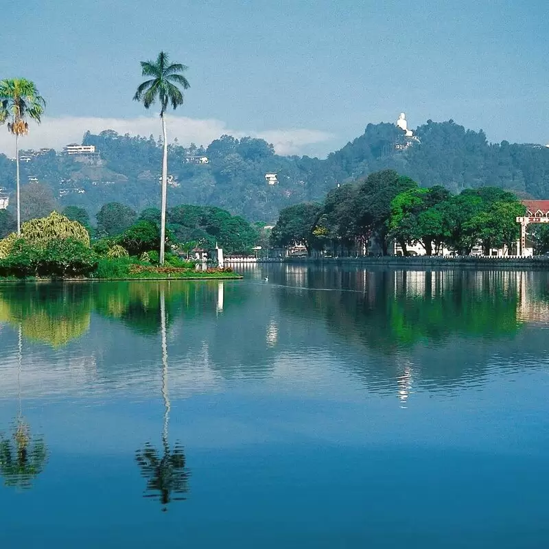 Kandy Lake