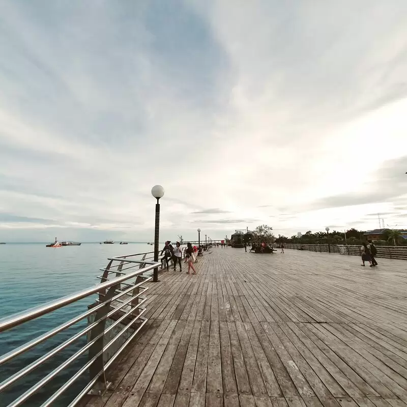 City Of Naga Boardwalk x Pasilong sa Naga