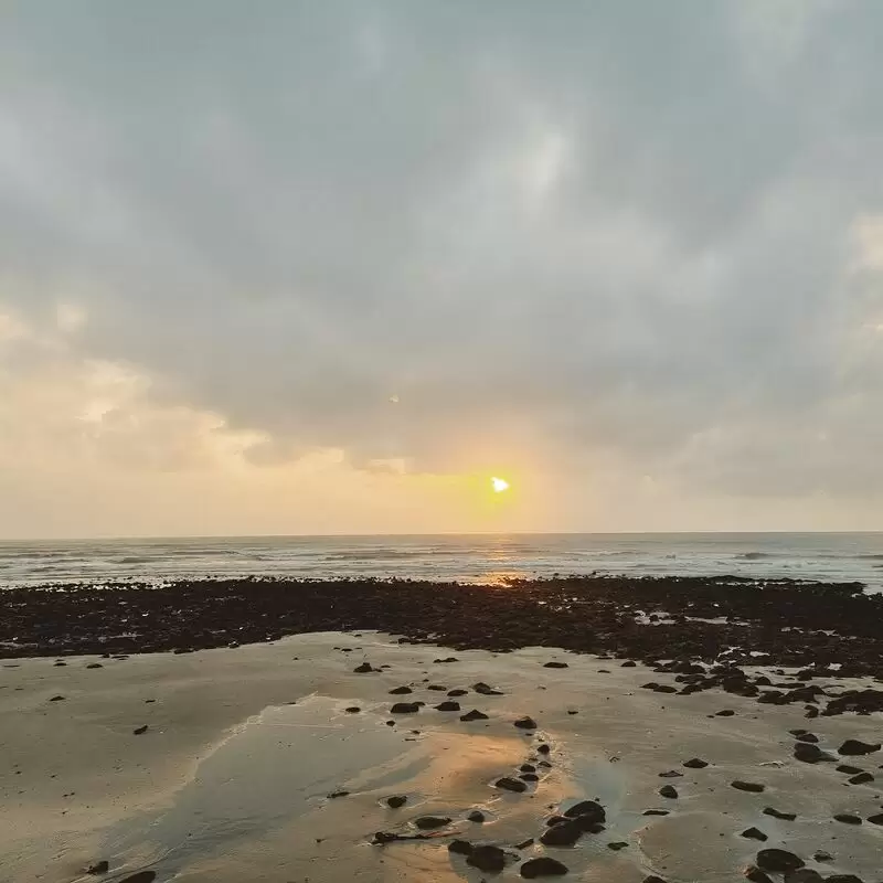 Pantai Batu Hitam