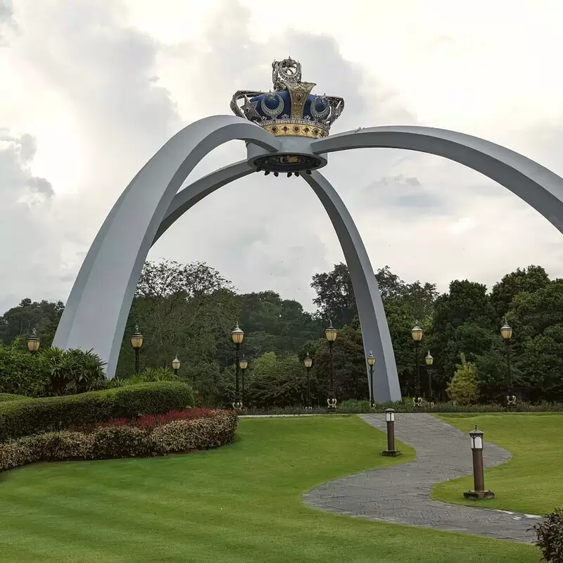 Laman Mahkota Istana Bukit Serene