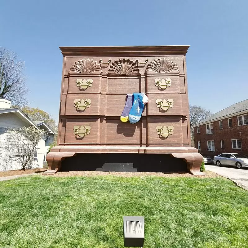 World's Largest Chest of Drawers