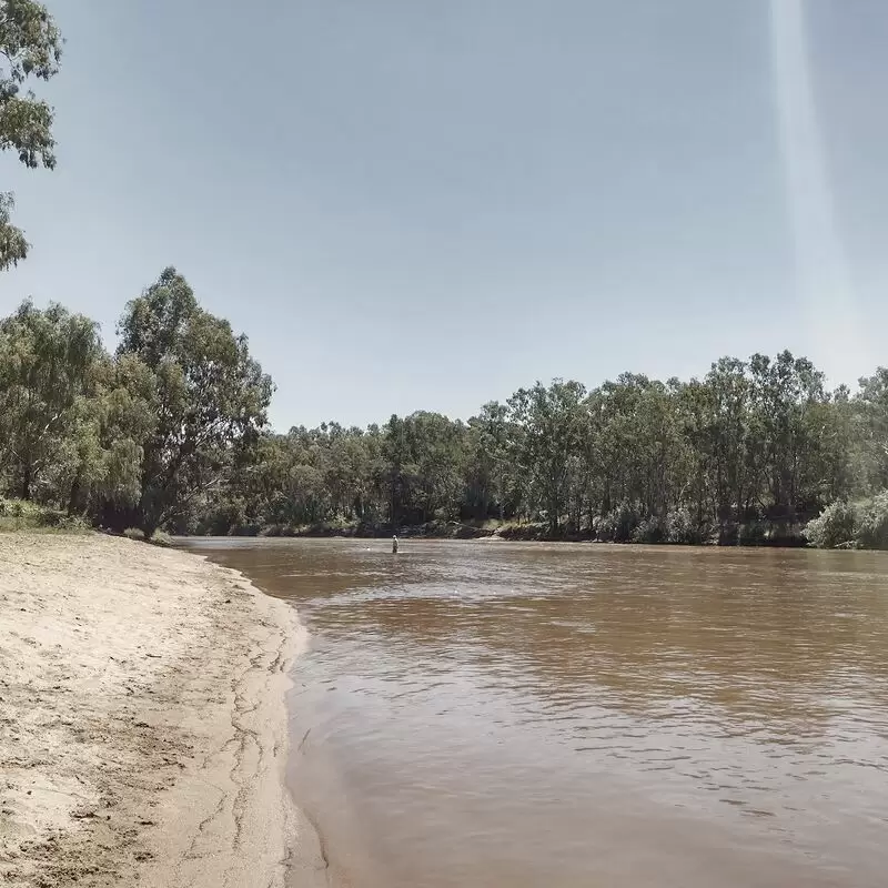 Wagga Beach