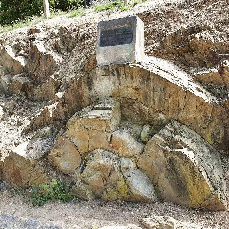 Castlemaine Anticlinal Fold Marker