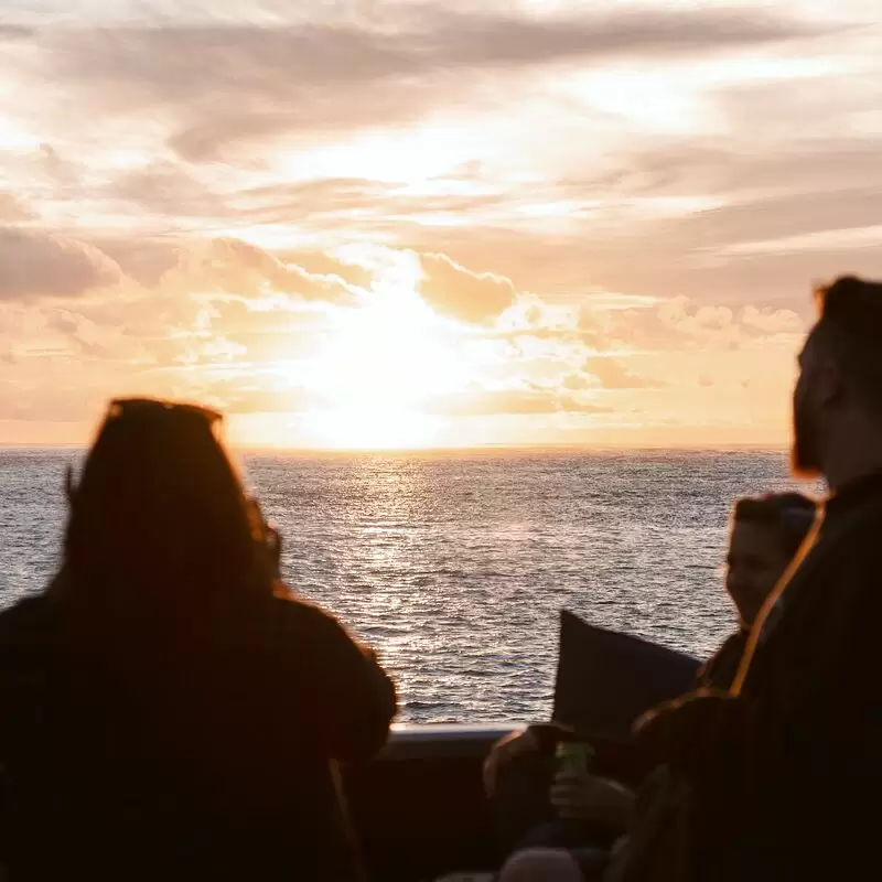 Raglan Boat Charters Whaingaroa Wahinemoe