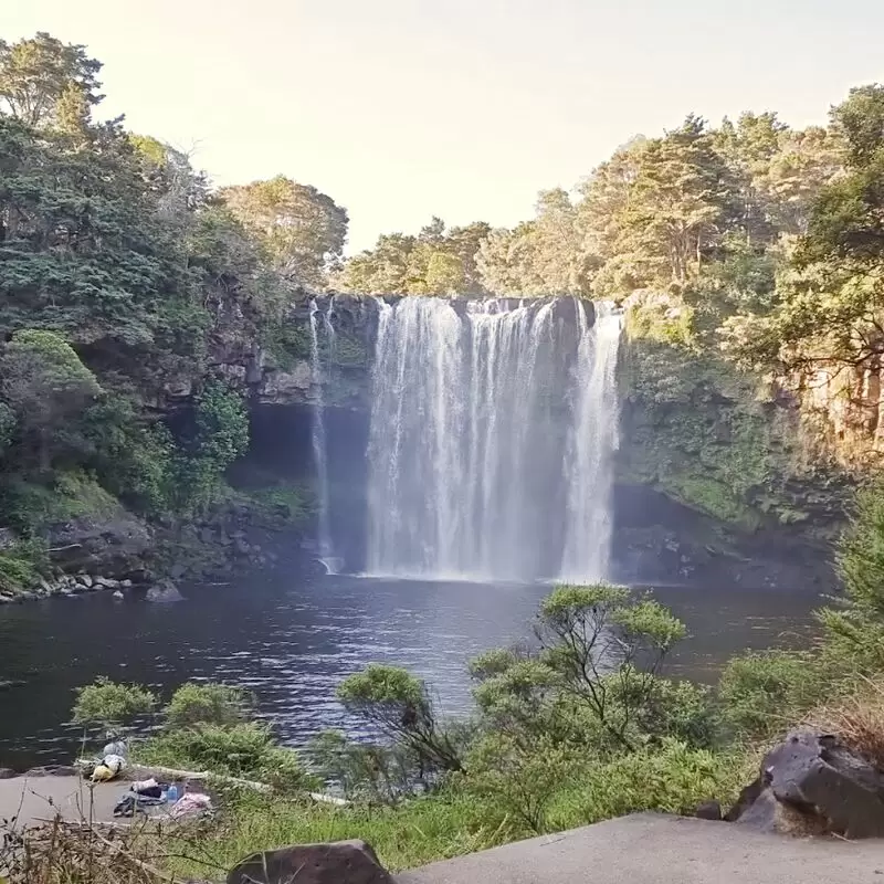 Rainbow Falls Waianiwaniwa)