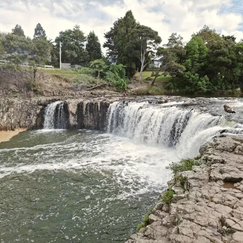 Haruru Falls