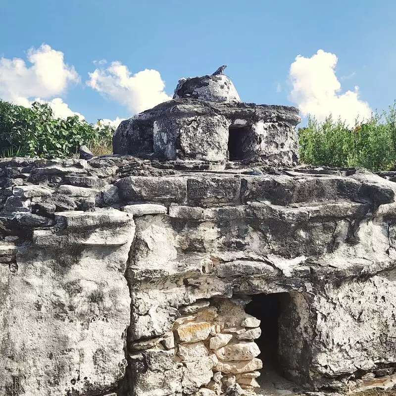 Zona Arqueológica El Caracol