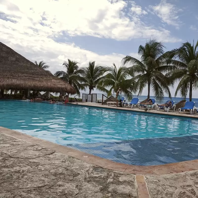 Nachi Cocom Cozumel Beach Club & Water Sport Center