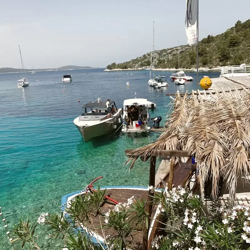 Diving Center Aqualis Hvar