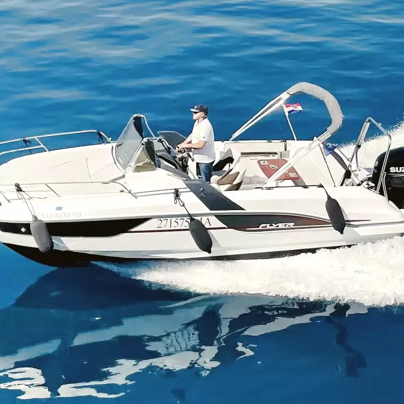 PALLADIUM Rent a Boat Makarska