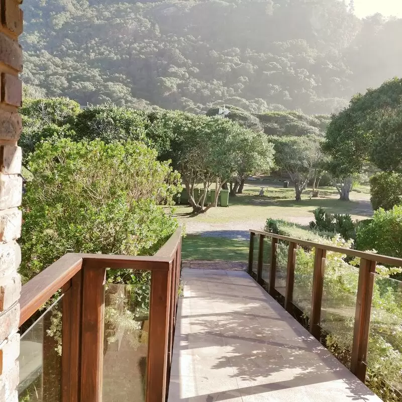 Arch Rock Seaside Accommodation