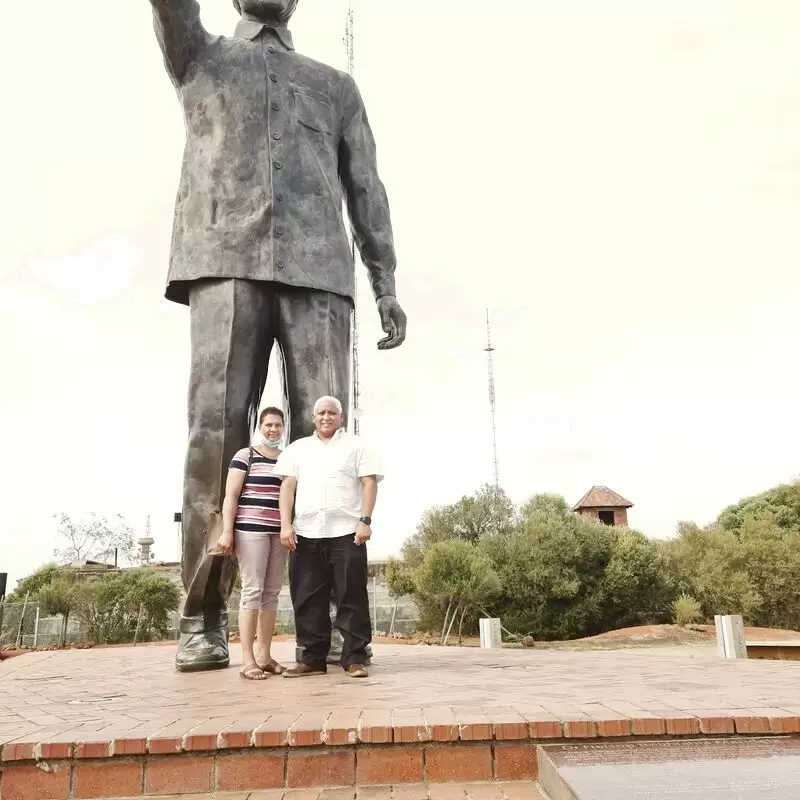 Nelson Mandela Statue