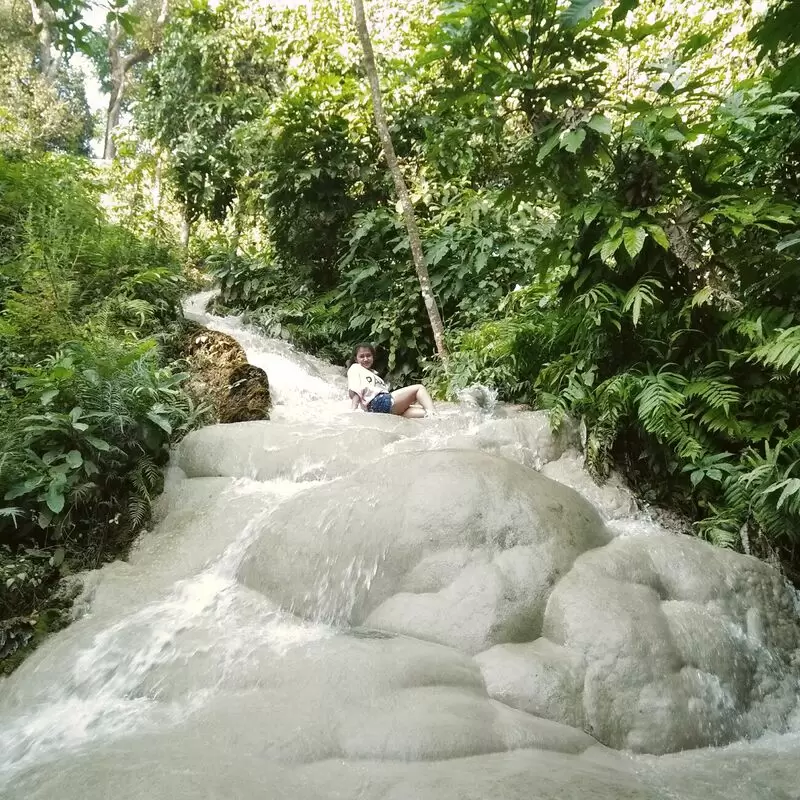 Namtok Bua Tong Nam Phu Chet Si National Park