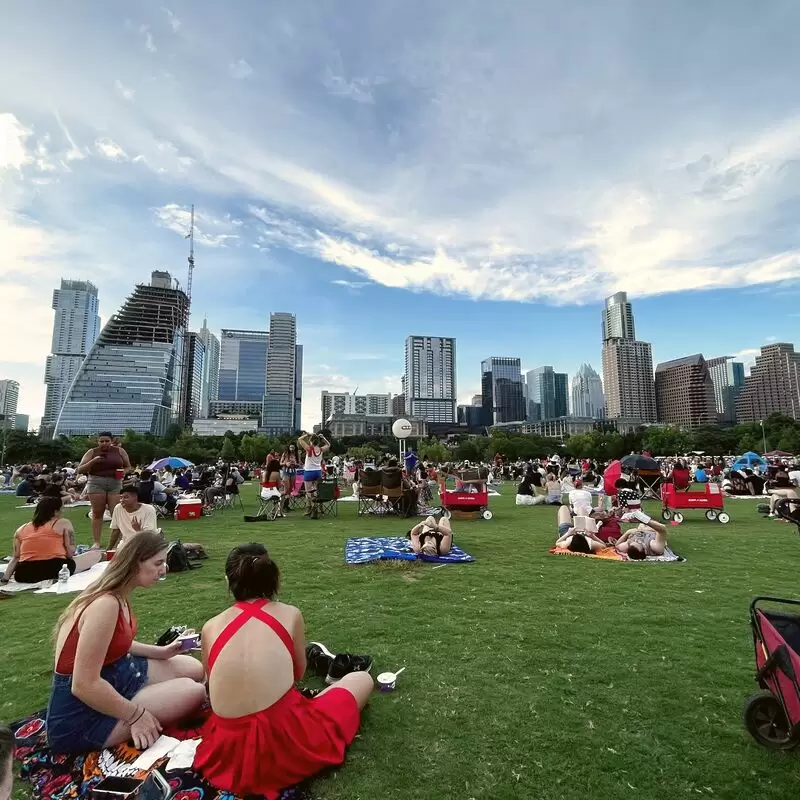 Auditorium Shores at Town Lake Metropolitan Park