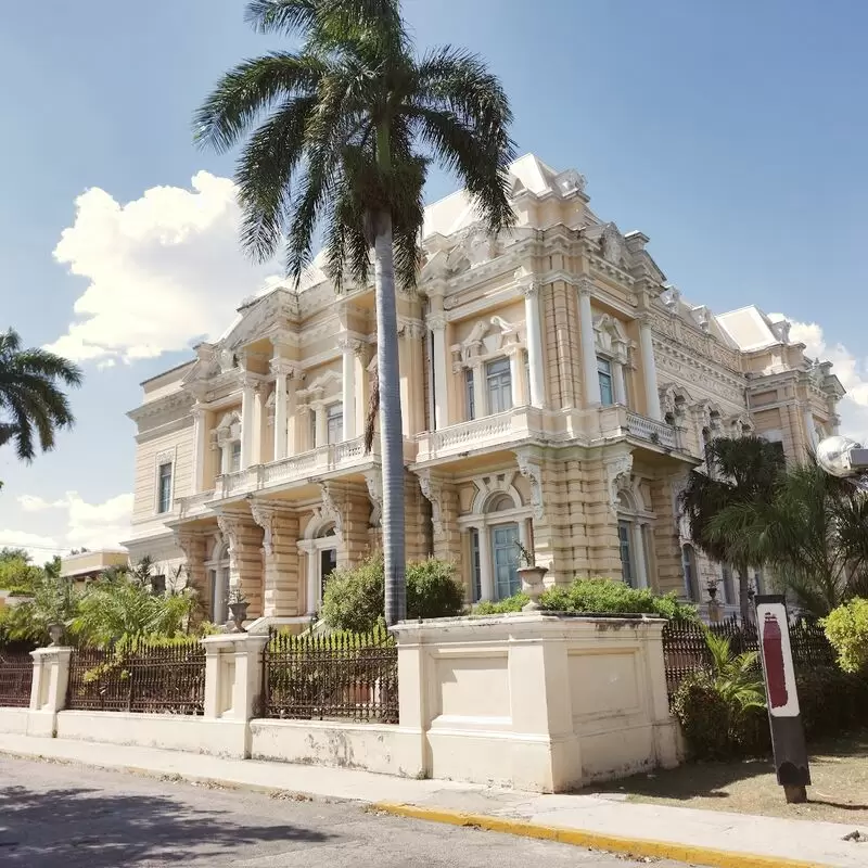 Museo de Antropología e Historia Palacio Cantón