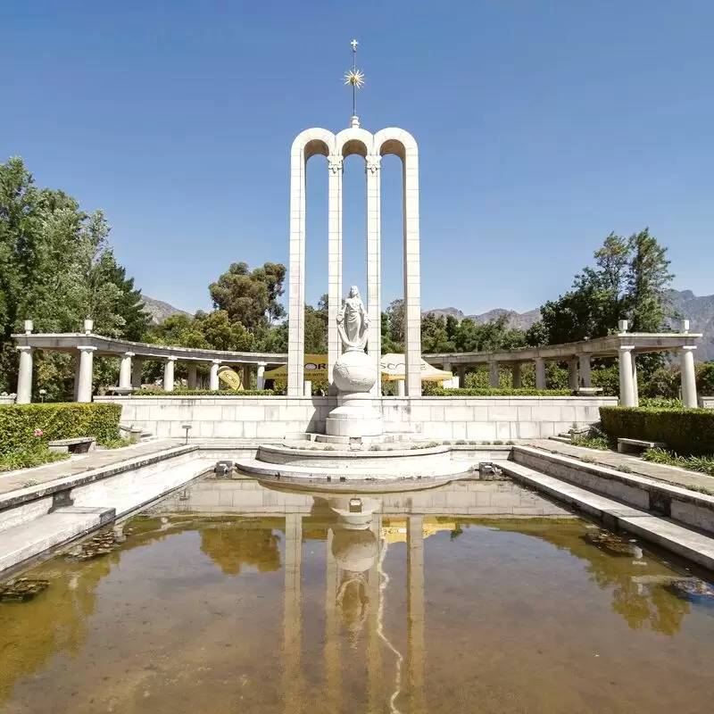 Huguenot Memorial Monument