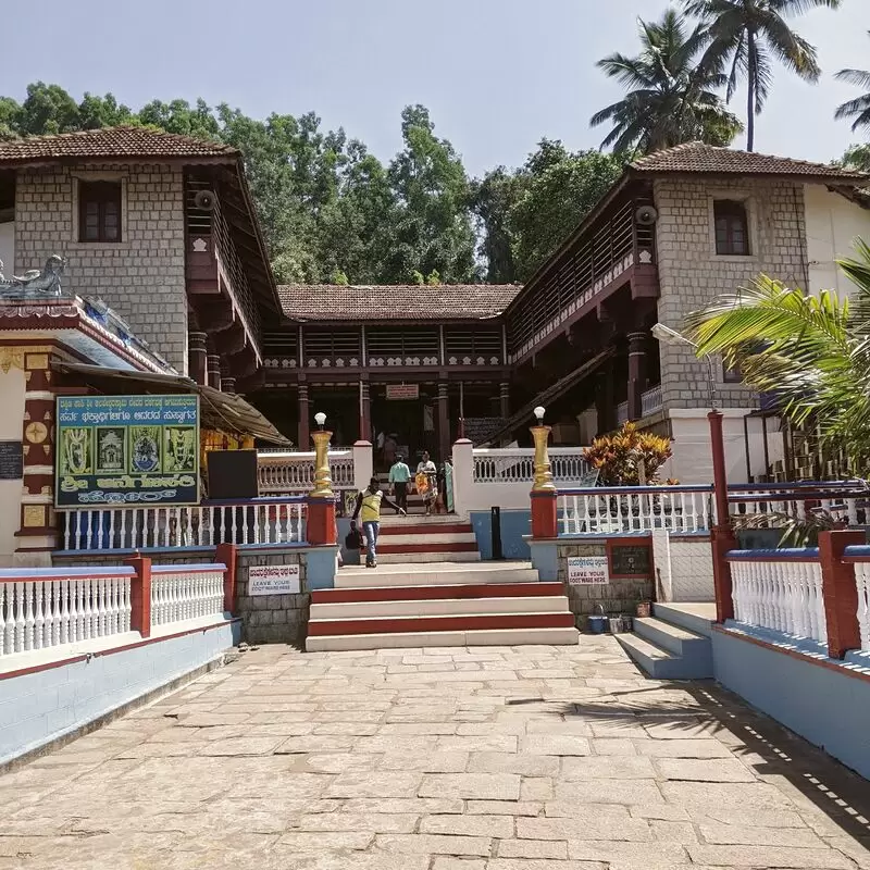 Sri Kalaseshwara Swaami Gudi Dakshina Kashi)