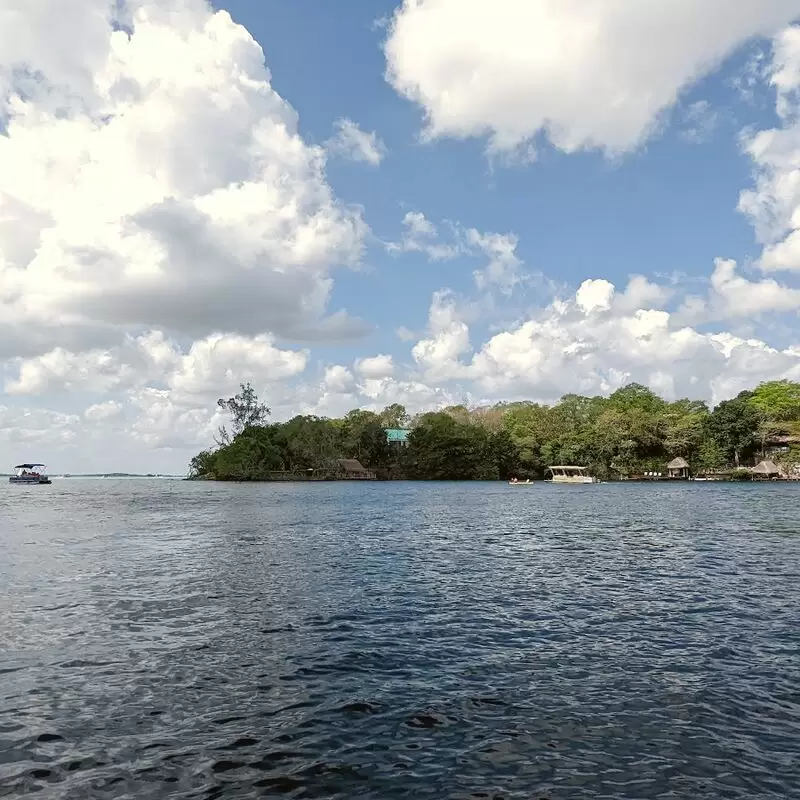 Bacalar Boat Tours