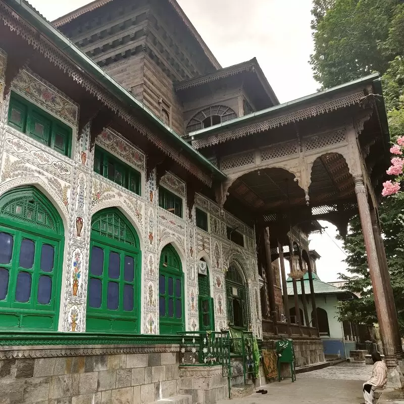 Shah E Hamdan R.H Mosque