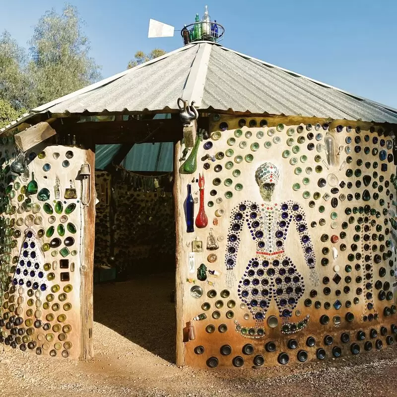 Aladdin's Cave Bottlehouse