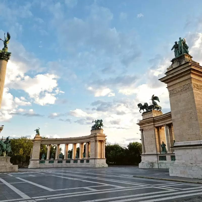 Heroes' Square