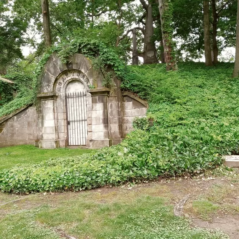 Lake View Cemetery