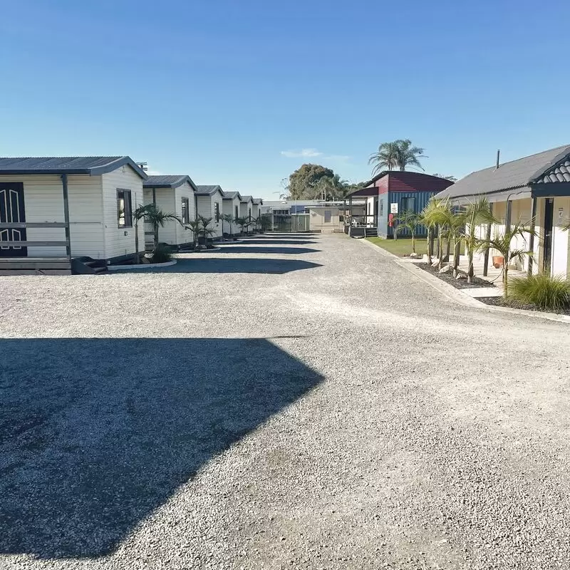 Lakes Main Holiday Park