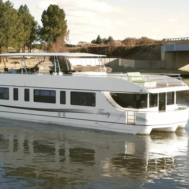 Liquid Lounge Vaal River cruises