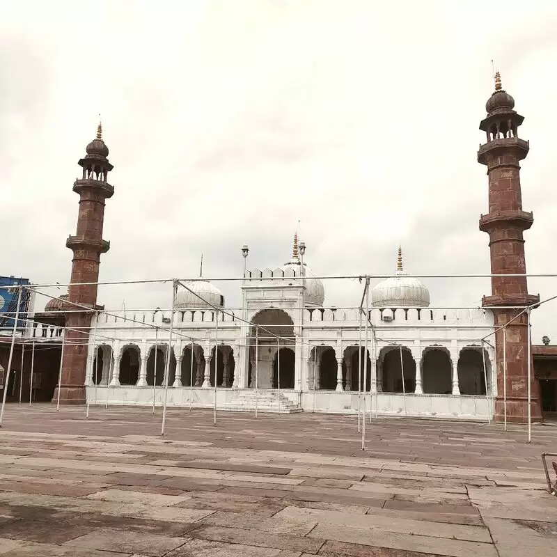 Moti Masjid