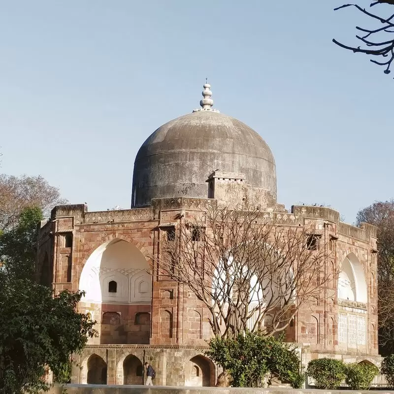 Meer Nawab Shah Saiyed Qutubuddin Tomb