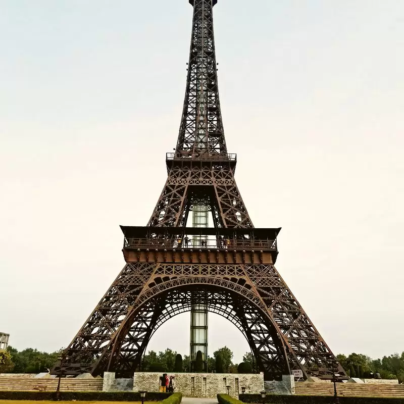 Eiffel Tower Bahria Town Lahore