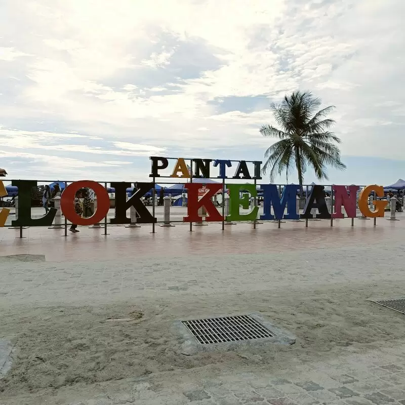 Pantai Teluk Kemang