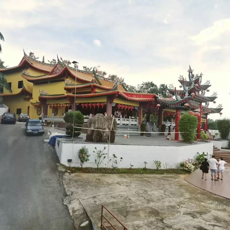 Wan Loong Temple