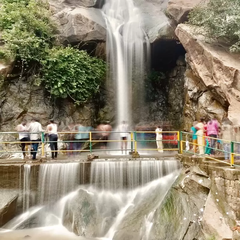 Jalagamparai Falls