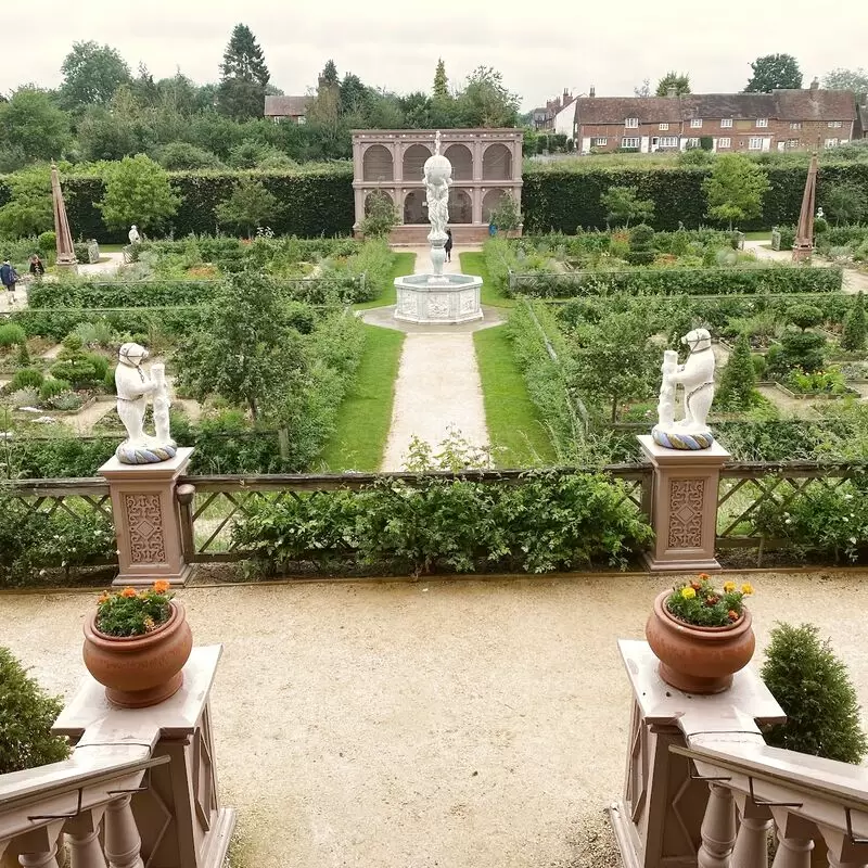 Kenilworth Castle and Elizabethan Garden