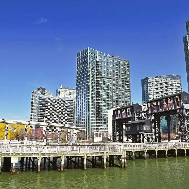 Gantry Plaza State Park