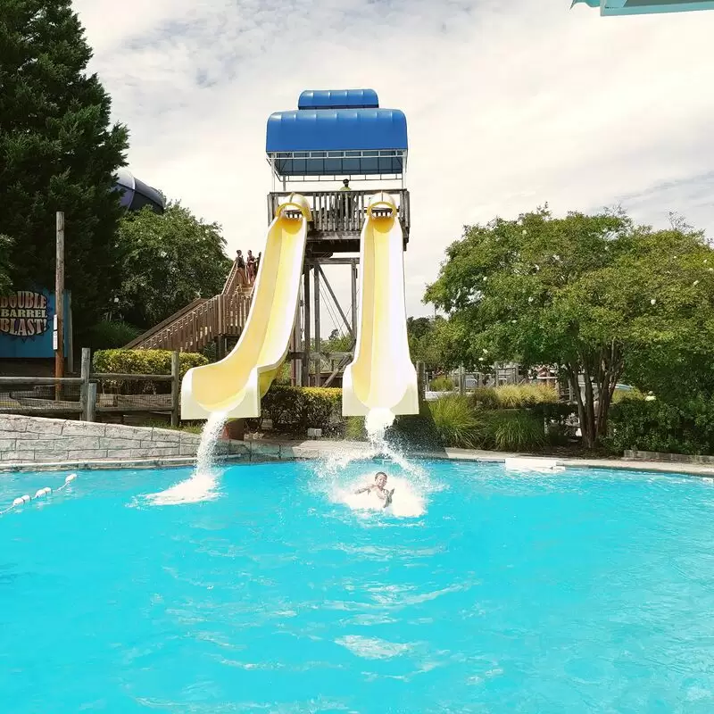 Wet 'n Wild Emerald Pointe Water Park